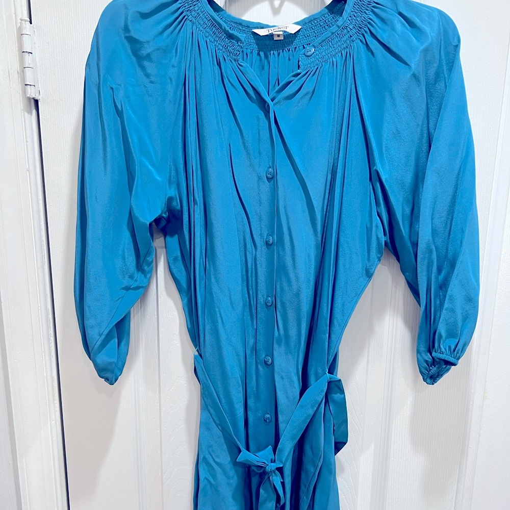 Tucker Blue long sleeve dress size M
